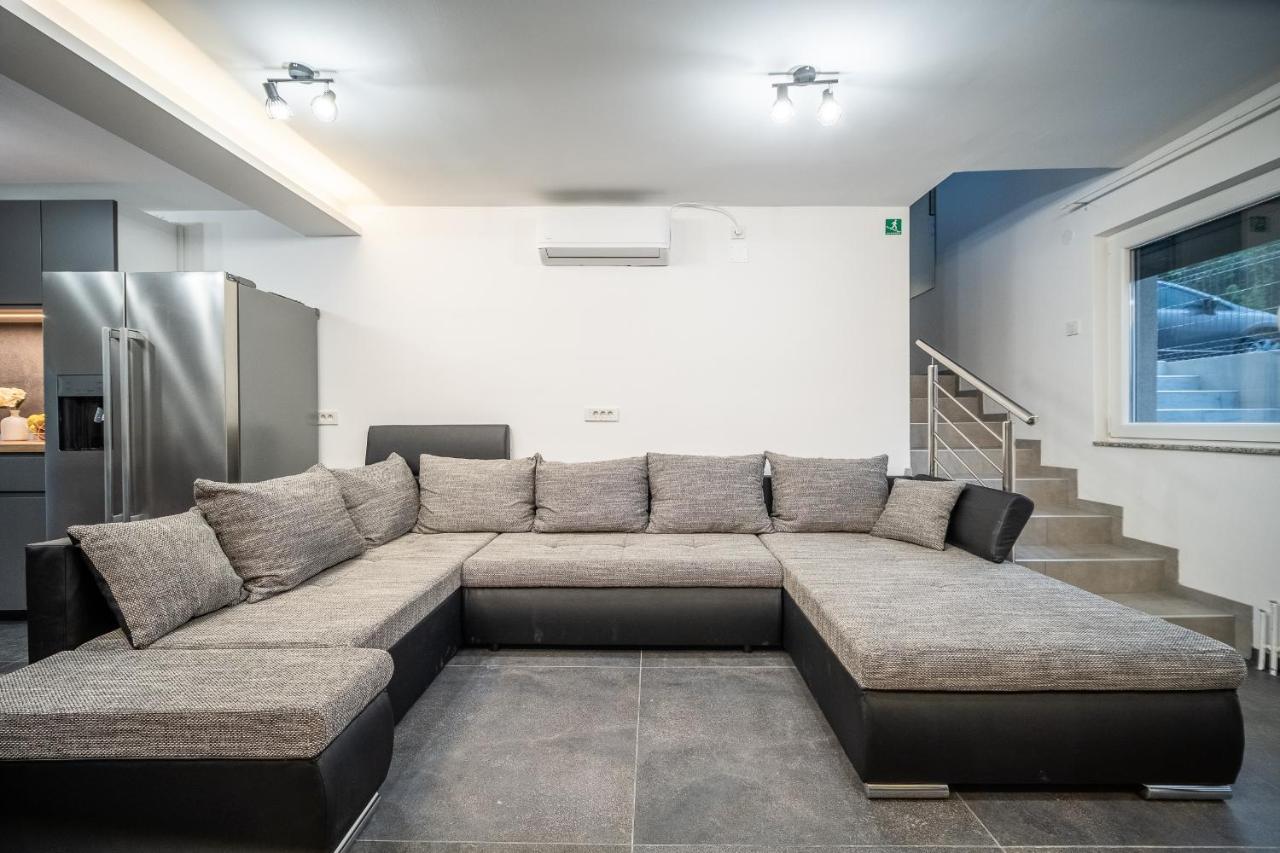 Villa Nesa - Beautiful Guest House At Continental Croatia With Outdoor Swimming Pool, Sauna And 3 Bedrooms Plaški Zewnętrze zdjęcie